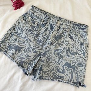 No Boundaries Size 5 Cut off 70s Bleached Shorts